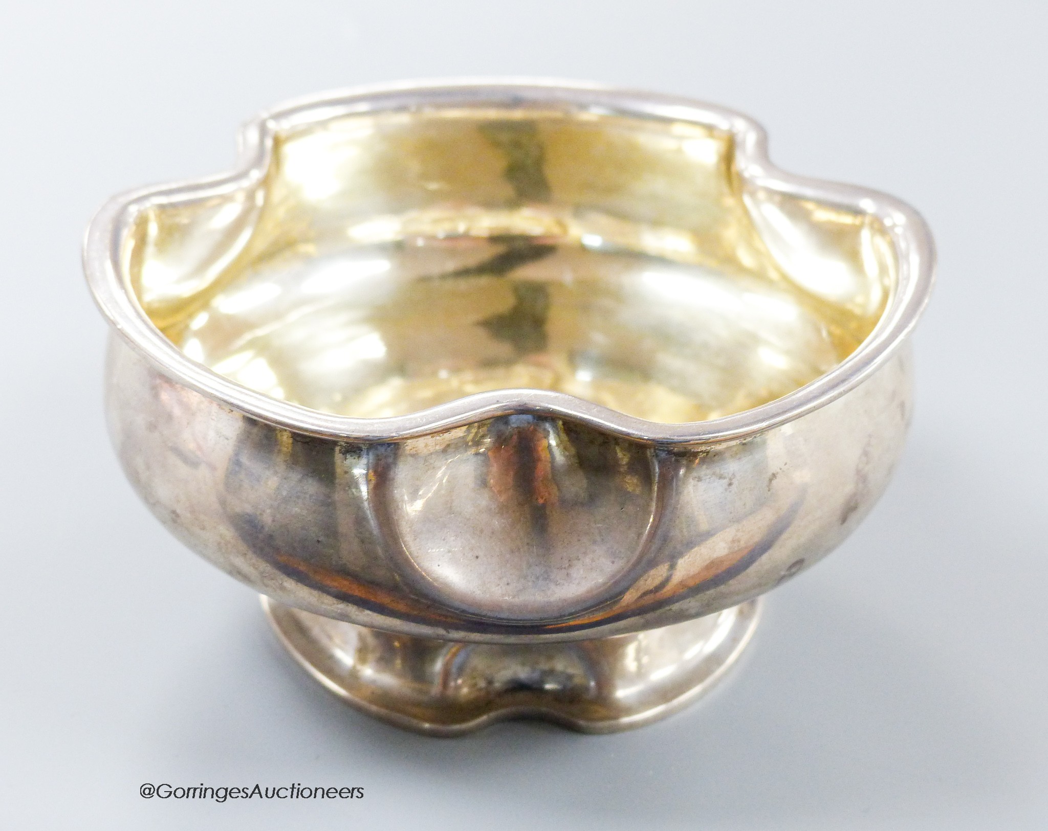 A late 19th century Russian 84 zolotnik pedestal bowl, with pinched border, assay master Alexander Syeveyer, 1893, master KL, diameter 11.5cm, 7.5oz.